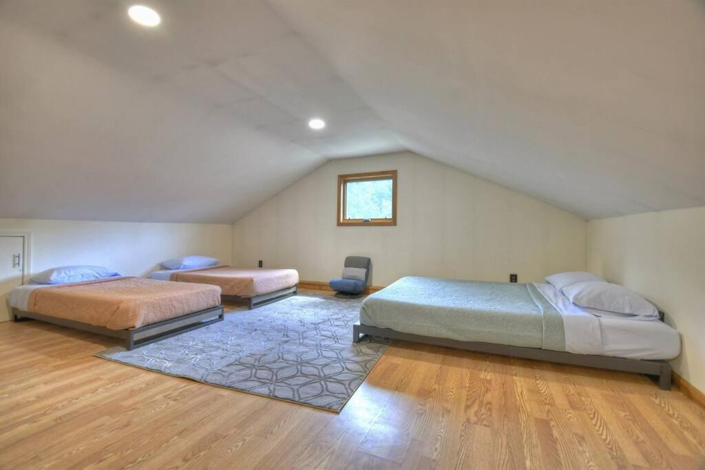 The Chariot - Creek Front With Hottub, Fire Pits, Billiards, Ev Charger - Sandalwood Stays Blue Ridge Zewnętrze zdjęcie