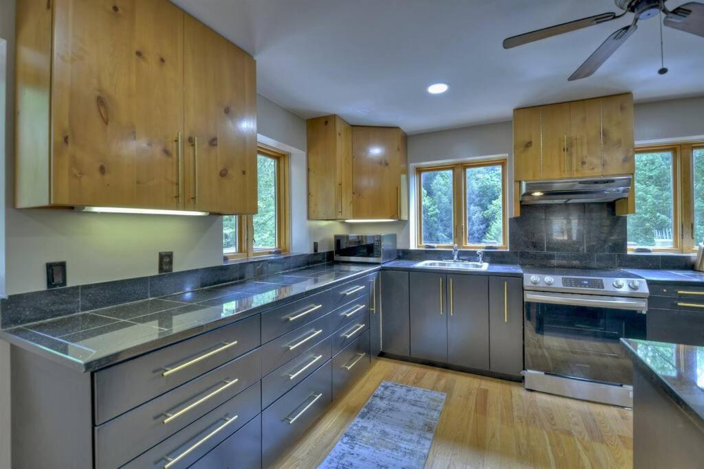 The Chariot - Creek Front With Hottub, Fire Pits, Billiards, Ev Charger - Sandalwood Stays Blue Ridge Zewnętrze zdjęcie