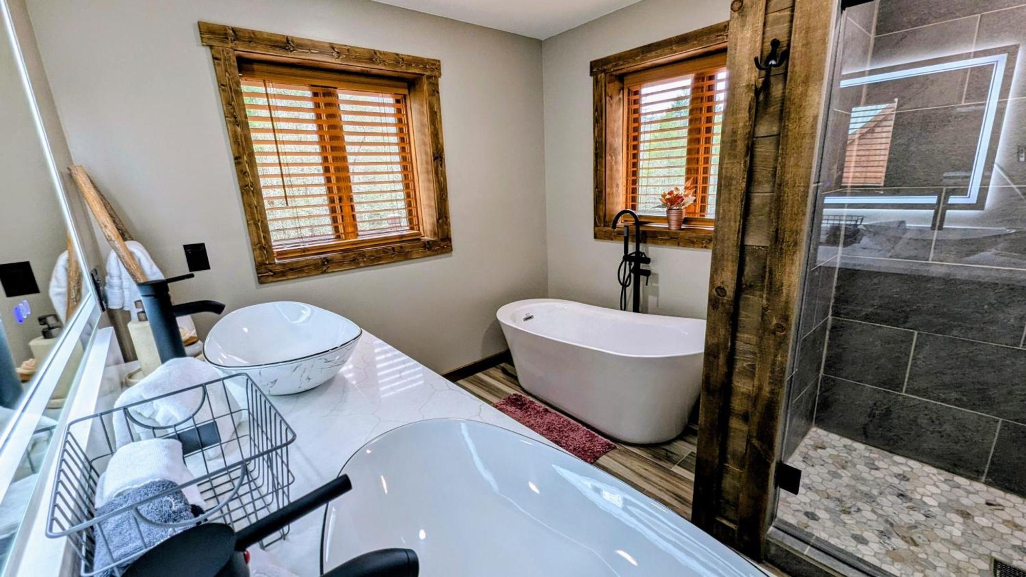 The Chariot - Creek Front With Hottub, Fire Pits, Billiards, Ev Charger - Sandalwood Stays Blue Ridge Zewnętrze zdjęcie